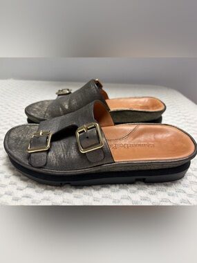L'Amour Des Pieds Women's
Metallic Sandals Comfort Quiet Luxury 
Size 6.5